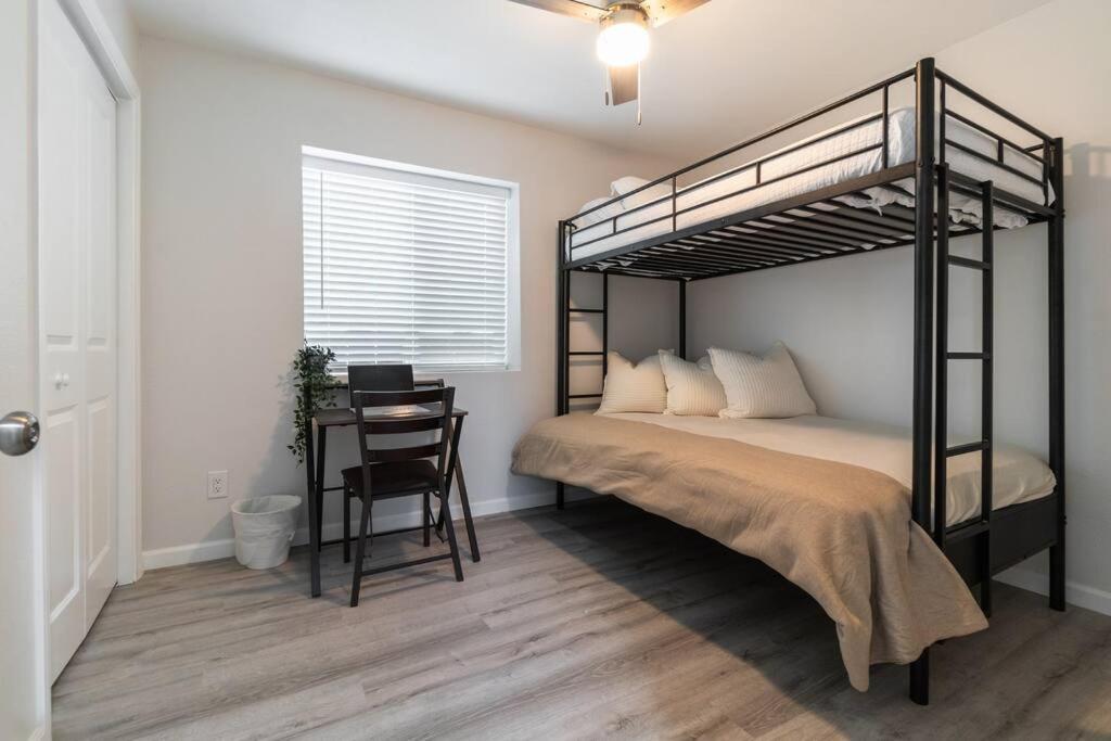 Urban Oasis: San Diego Bungalow Escape Extérieur photo