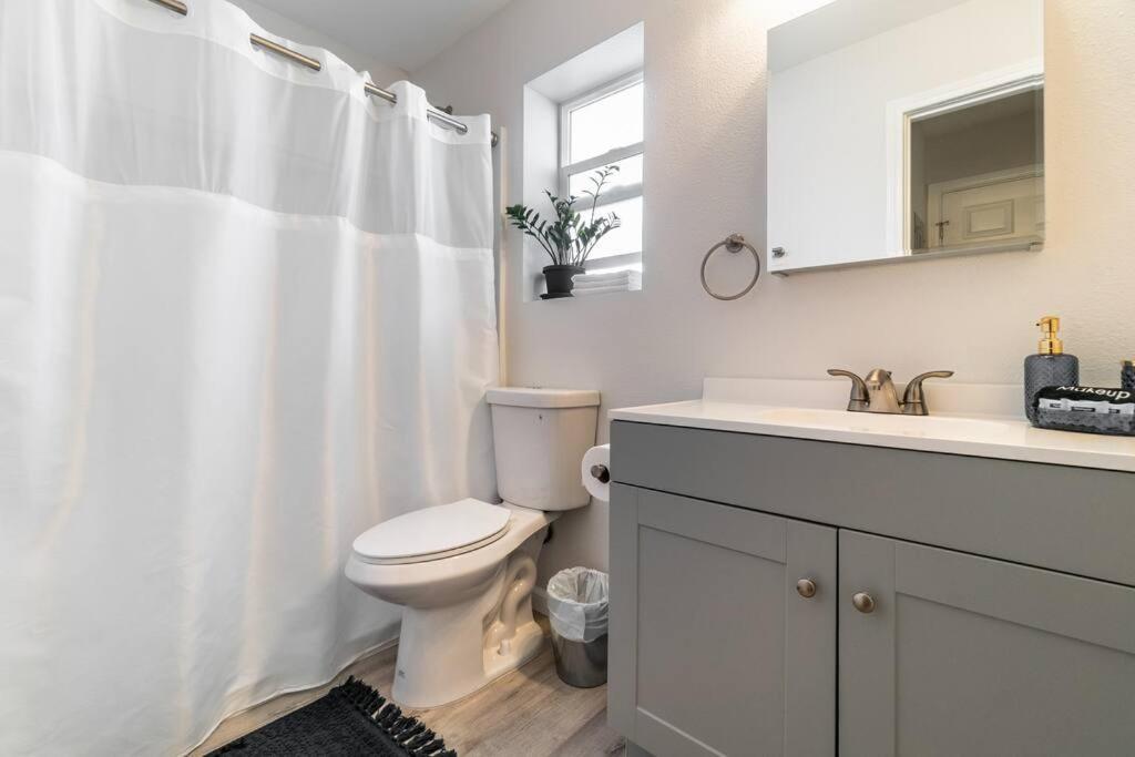 Urban Oasis: San Diego Bungalow Escape Extérieur photo